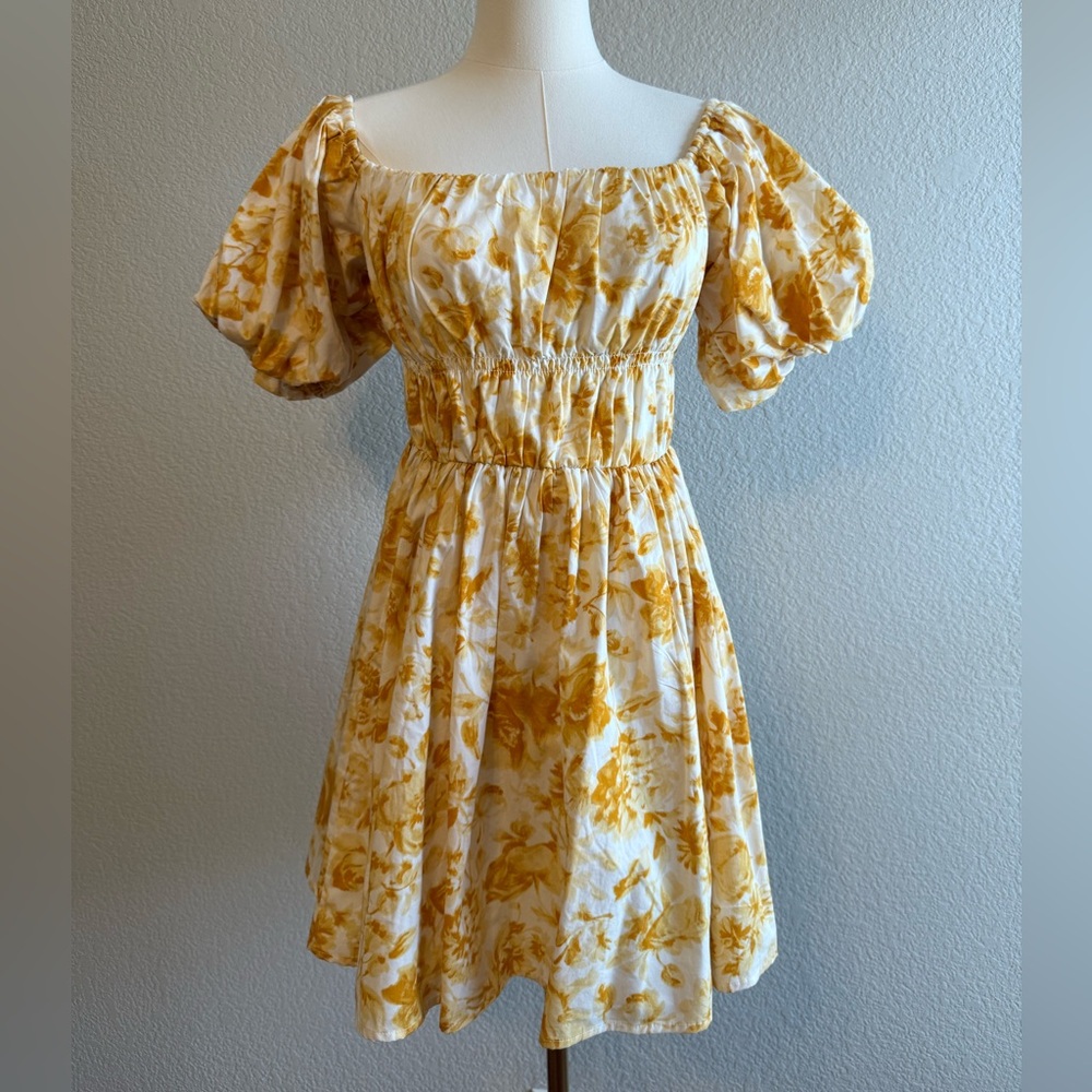 Yellow and White Pleated Puff Sleeve Sundress